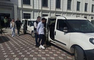 Kocaeli’de oto hırsızları yakalandı: 4 kişi...