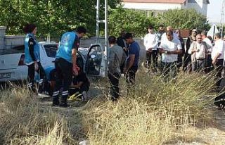 Kontrolden çıkan araç bahçe duvarına çarptı,...