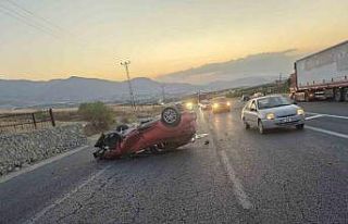 Kontrolden çıkan otomobil devrildi: 1 yaralı