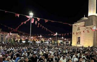 Konya’da Mevlid Kandili’nde vatandaşlar camileri...