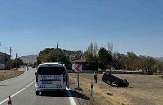 Konya’da otomobil şarampole devrildi: 4 yaralı