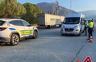 Köyceğiz’de 9 araç sürücüsüne 47 bin lira...