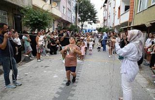 Küçükçekmece’de binlerce çocuk ‘sokakta oyun...