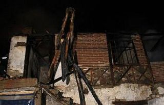 Kula’da gece saatlerinde yangın paniği