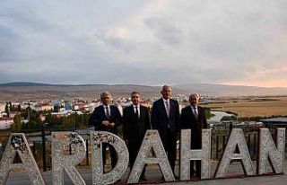Kültür ve Turizm Bakanı Ersoy, tarihi Ardahan kalesinde...