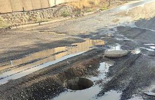 Lağım çukuru tehlike saçıyor