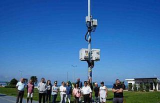 Mahalleli baz istasyonunun taşınmasını istiyor