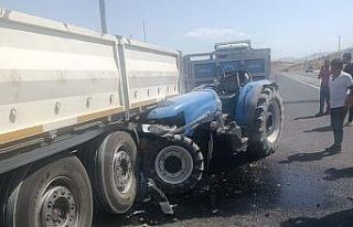 Malatya’da tır ile çarpışan traktörün sürücüsü...