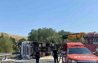 Malatya’daki kazada yaralanan tır sürücüsü...