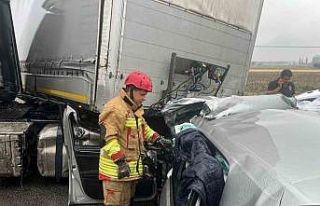 Manisa’da zincirleme kaza: 1 ölü, 2 yaralı