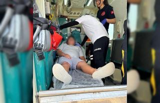 Merdivenlerden yuvarlanan çocuk yaralandı