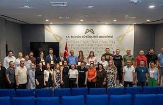 Mersin’de görevde yükselen personele plaket ve...