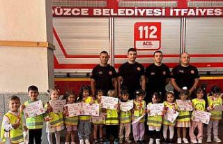 Minikler gönüllü itfaiyeci oldu