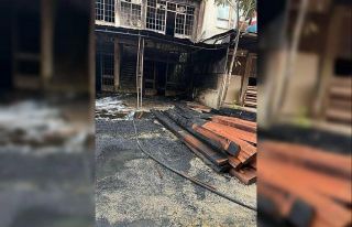 Mobilya imalathanesi alev alev yandı