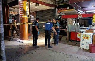 Motosikletli saldırganlar çay ocağını hedef aldı:...