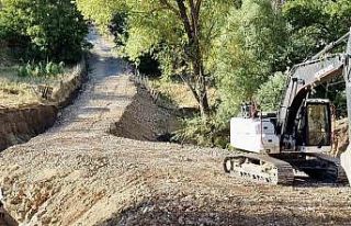 Muş’ta yol yatırımları sürüyor