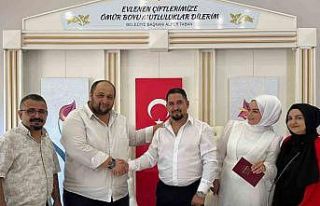 Nikahlarına yetiştiren şoförü şahit yaptılar