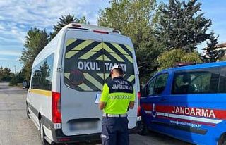 Öğrencilerin güvenli yolculuğu için jandarma...