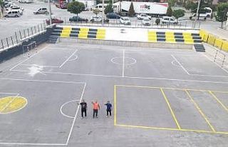 Öğretmenlerden örnek davranış