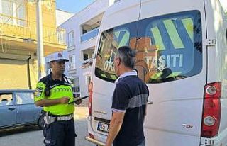 Okulun ilk gününde servislere sıkı denetim