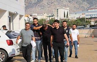 Oto galeriyi tarayan şüpheliler adliyeye sevk edildi