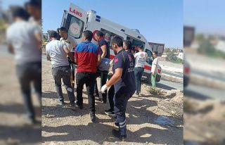 Otomobil inşaat boşluğuna düştü: 1 yaralı