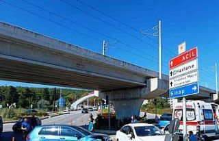 Otomobiller çarpıştı: 4 yaralı