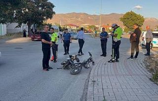 Panelvanın çarptığı elektrikli bisikletteki çocuk...