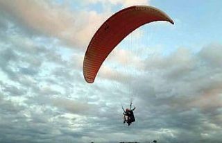 Sakarya’da yamaç paraşütü pilotları gökyüzüyle...