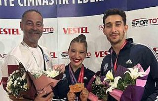 Şampiyonlardan bir başarı daha