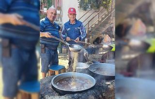 Sarıgöl’de pekmez yapımı başladı