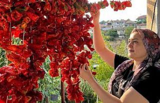 Sarıgöllü kadınlardan kışlık mesaisi