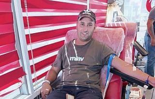 Selendili vatandaşlardan kan bağışına yoğun...