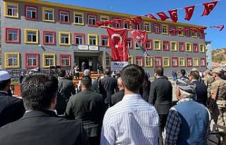 Şemdinli’de onarılan okul, öğrencilerine kapılarını...