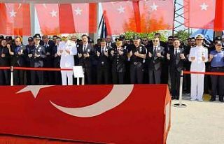 Silah kazası sonucu şehit olan Özel Harekat polisi...