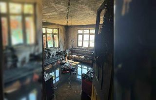 Sındırgı’da elektrik kontağından çıkan yangında...