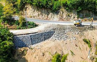 Sinop’ta çöken yol onarıldı
