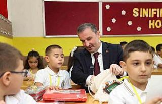 Sultanbeyli Belediyesi’nden okula yeni başlayan...