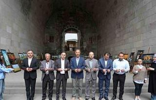 Tarihi Çifte Minareli Medrese’de resim sergisi
