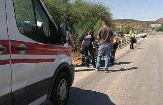 Tavşanlı’da motosiklet kazası, sürücü kask...