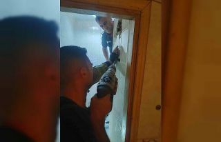 Telefonunu almak isterken metrelerce yükseklikten...