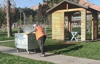 Temizlik işçisinden örnek davranış