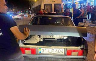 TOFAŞ’ın hurdaya döndüğü kazada 4 kişi yaralandı