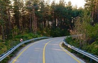 Turizm merkezlerinden Topuk Yaylası’nda yol çalışmaları...