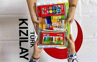 Türk Kızılay Manisa’dan 3 bin öğrenciye kırtasiye...