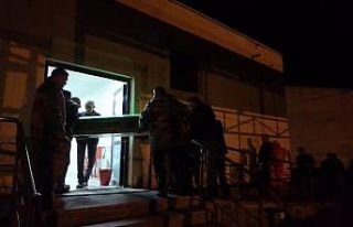 Üzerlerine düşen yıldırım, baba ve oğlunu hayattan...