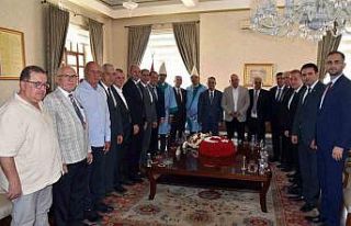 Vali Özkan esnafları ağırladı