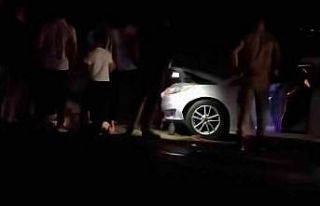 Van’da otomobil sürüye çarptı: 8 koyun telef...