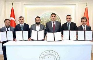 Yanan camiyi hayırsever yaptıracak