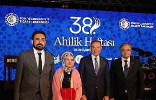 Yılın Türkiye Çırağı Rahime Nur Altın, ödülünü...